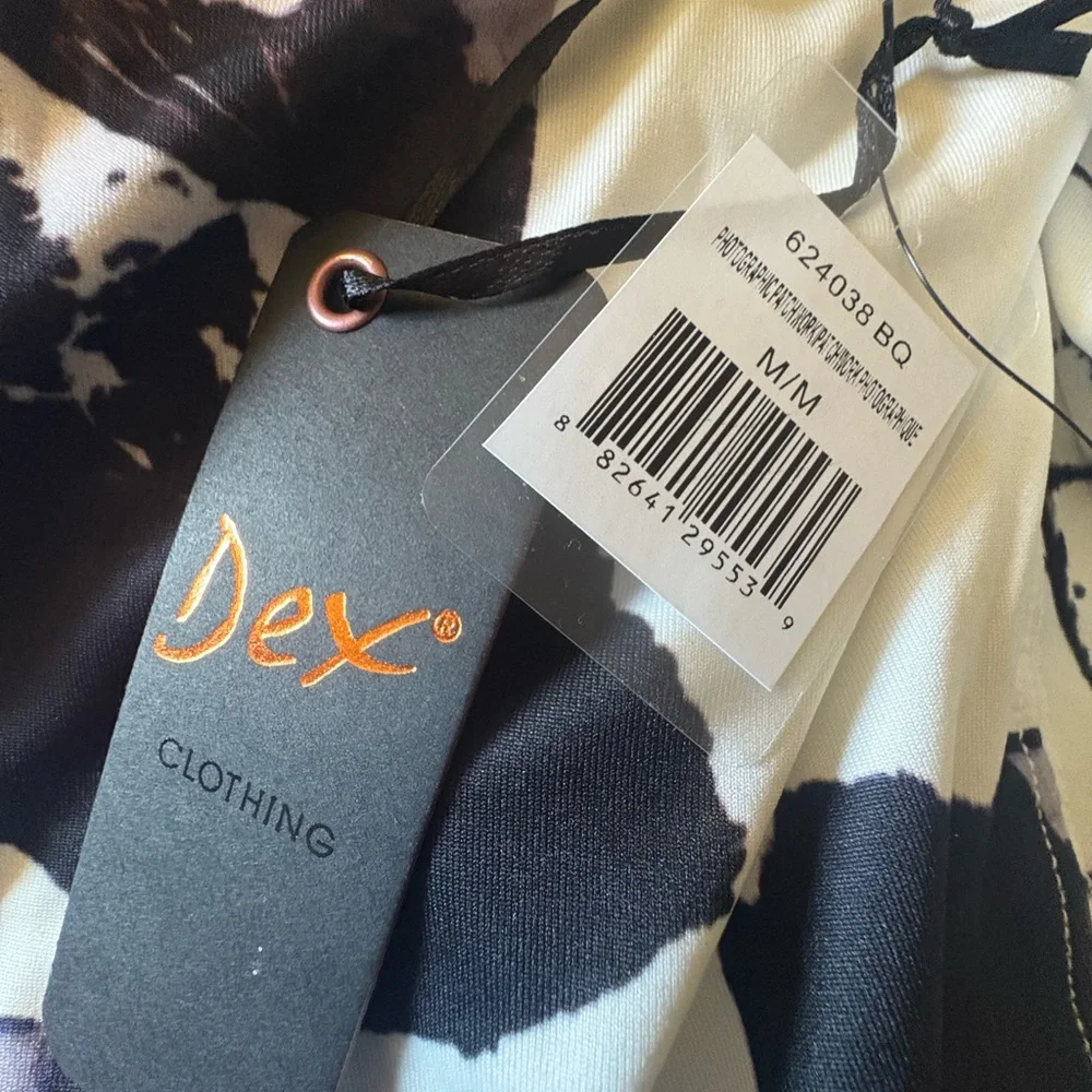 Dex Artistic Graphic Short Sleeve Top - Black and White - Picture 5 of 5